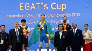 Казахстанский тяжелоатлет Саменов выиграл "золото" на квалификационном олимпийском турнире  