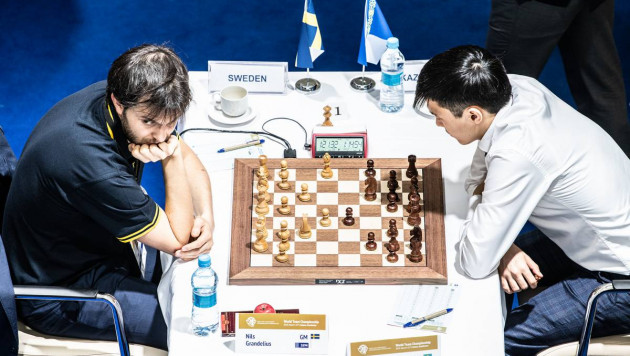 Сборная Казахстана одержала первую победу на ЧМ по шахматам в Астане