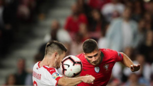 Футболист "Астаны" сыграл рукой и отговорил судью назначать пенальти в матче отбора на Евро-2020