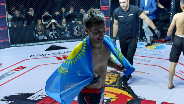 Казахстанский боец за 52 секунды избил соперника на турнире M-1 Challenge 101 в Алматы