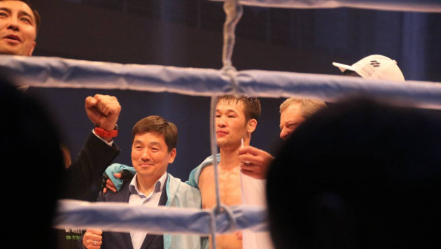 Видео полного боя, в котором казахстанец Рахмонов нокаутировал соперника и завоевал титул чемпиона M-1