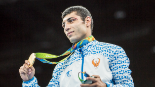 Олимпийский чемпион из Узбекистана дебютировал в профи нокаутом за 20 секунд