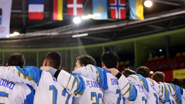 Cборная Казахстана одержала третью подряд победу на юниорском ЧМ по хоккею