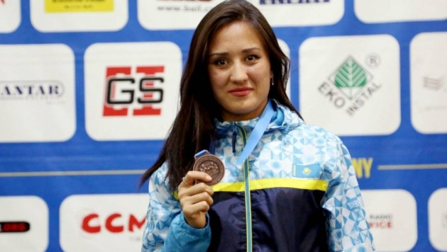 Казахстанка с опытом боев в профи стартовала с победы на чемпионате Азии по боксу 