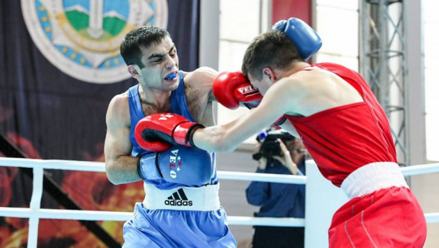 Казахстанский боксер проиграл в 1/8 финала ЧА в Таиланде