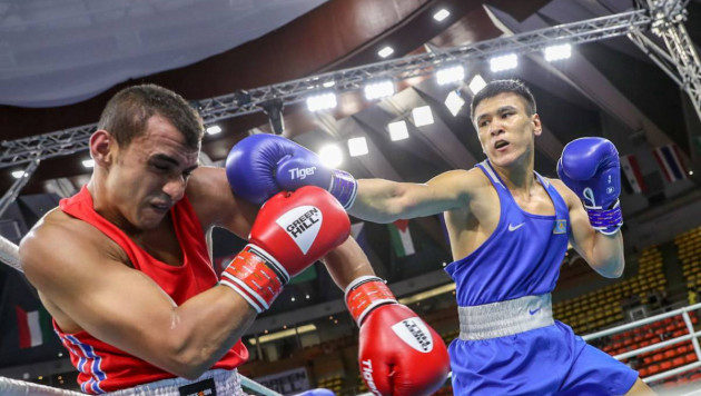 Казахстанский боксер победил "Монстра" из Узбекистана и гарантировал сборной пятую медаль на ЧА-2019