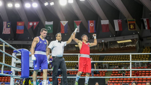 Видео боя, или как казахстанский боксер победил "Монстра" из Узбекистана на ЧА-2019