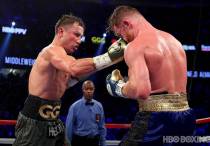 Геннадий Головкин - "Канело" Альварес. Фото: HBO Boxing