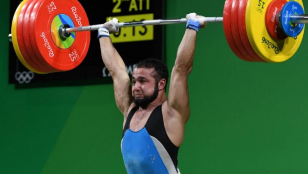 Олимпийский чемпион из Казахстана снялся с ЧА-2019 по тяжелой атлетике
