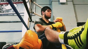 Казахстанский боксер провалил взвешивание и снят с боя в США