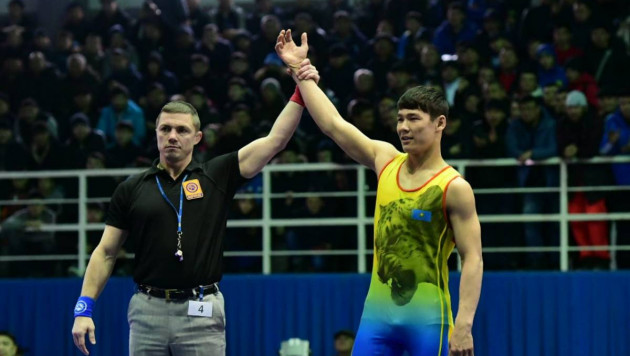 Казахстанский борец завоевал "серебро" на чемпионате Азии