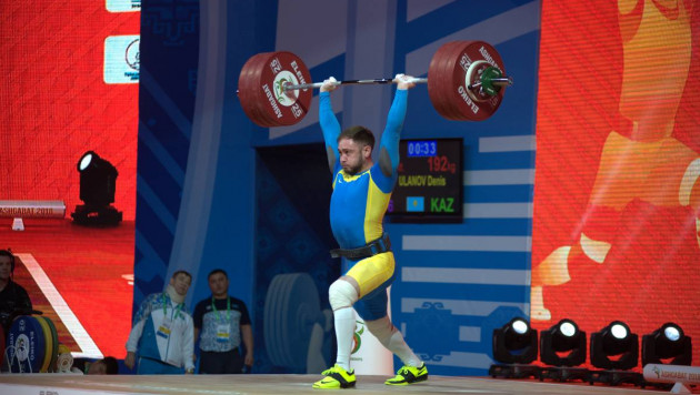 Казахстан завершил чемпионат Азии по тяжелой атлетике с тремя медалями