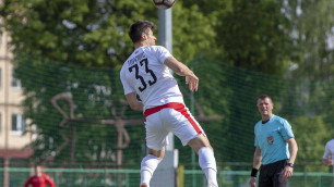 Экс-игрок "Шахтера" забил победный гол и помог зарубежному клубу казахстанского тренера обыграть главного конкурента