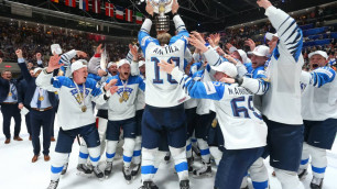 18-летний финский хоккеист в один год выиграл молодежный и взрослый чемпионаты мира