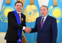 Нурсултан Назарбаев и Геннадий Головкин. Фото: akorda.kz