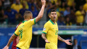 Сборная Бразилии по футболу забила трижды, но матч завершился нулевой ничьей