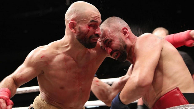 Экс-боец UFC Лобов победил бывшего чемпиона мира по боксу Малиньяджи в бою без перчаток