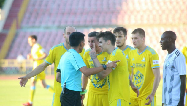 "Астана" проиграла "Ордабасы" в матче с удалением и потеряла единоличное лидерство в КПЛ
