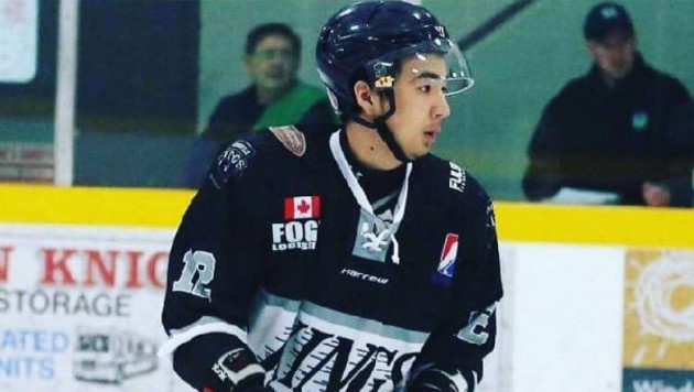 Еще один казахстанский хоккеист из США получил приглашение от китайского клуба 