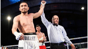 Непобежденный казахстанский боксер выиграл десятый бой в профи