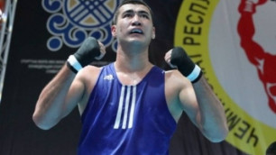 Казахстанский супертяж дебютировал с победы на вечере бокса в Алматы