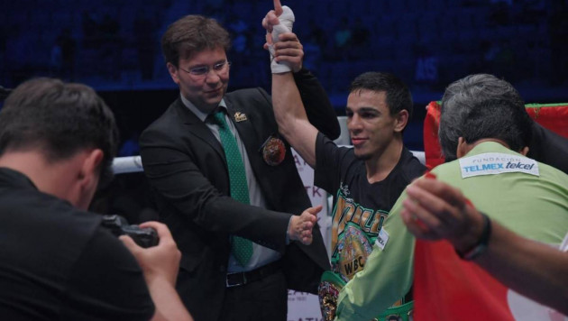 Чемпион мира по версии WBC одержал досрочную победу в Нур-Султане в первой защите титула
