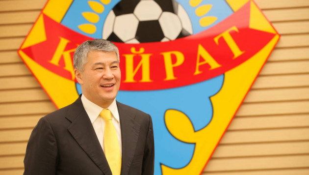 "Его зарплата стала вдвое меньше". Боранбаев рассказал о продаже игрока сборной Казахстана в Бельгию