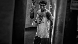 Алимханулы получил советы от легенды бокса перед боем в андеркарте чемпиона мира