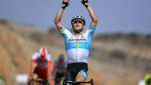 "Это была большая битва". Казахстанский гонщик Луценко - о попадании в ТОП-3 на этапе "Тур де Франс"