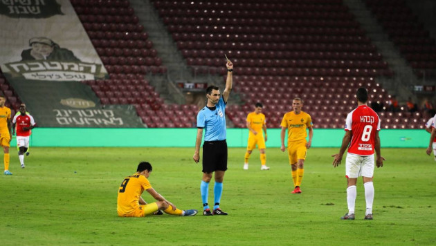 Казахстанский арбитр разобрал эпизоды с пенальти и отмененным голом "Кайрата" в матче Лиги Европы