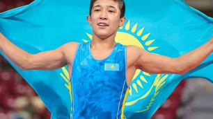 Казахстанец победил узбекского борца и стал чемпионом мира