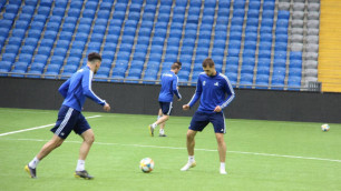 "Футбол под дождем". Игроки "Астаны" и БАТЭ провели открытую тренировку перед первым матчем в Лиге Европы