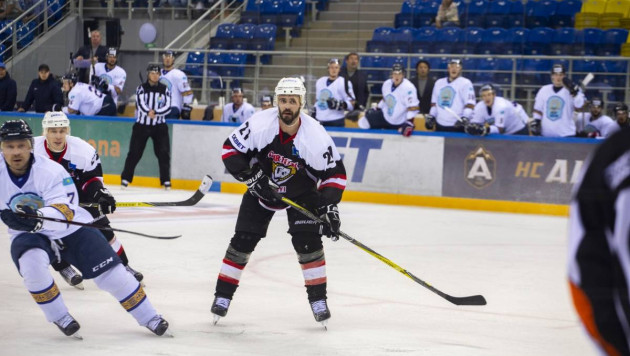 Хоккеист казахстанского клуба повторил трюк звезды НХЛ и забил буллит без броска по воротам