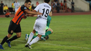 "Ордабасы" показал "фото травмы" игрока после скандального пенальти в матче с "Шахтером"