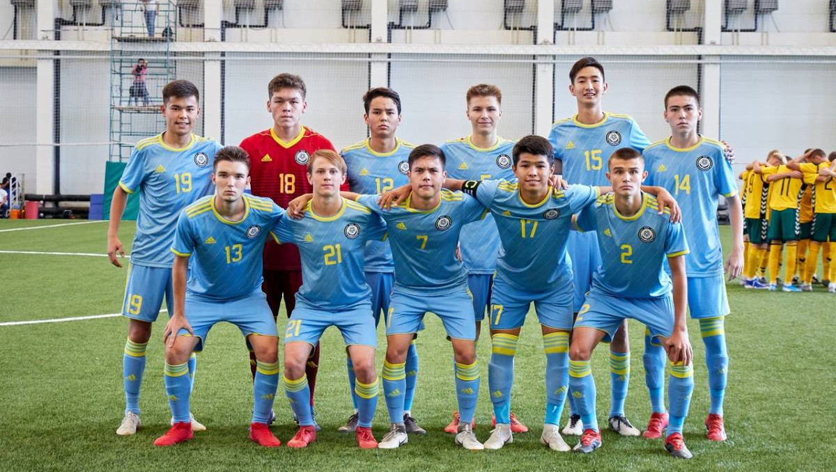 Сборная Казахстана разгромила Таджикистан и выиграла Кубок Президента по футболу