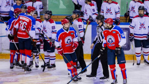 Капитан "Актобе" заступился за партнеров и наказал в драке зачинщика в финале молодежного Кубка Казахстана по хоккею
