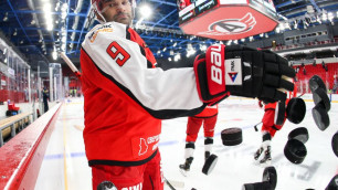 Экс-капитан "Барыса" забросил 250-ю шайбу в КХЛ и помог своему клубу выиграть пятый матч подряд