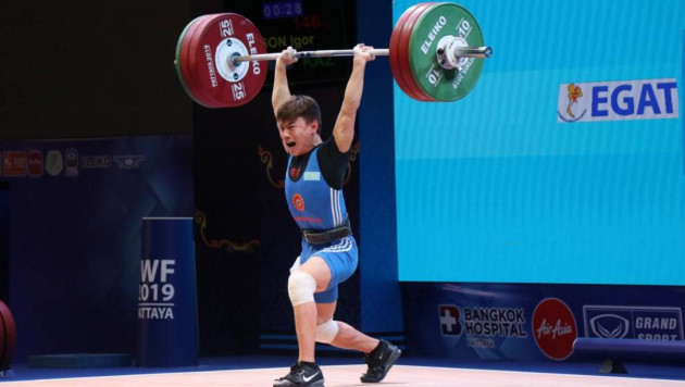 Казахстан выиграл первую медаль на ЧМ-2019 по тяжелой атлетике