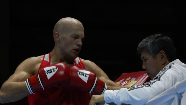 Казахстанец Левит проиграл эквадорцу и снова остался без финала чемпионата мира по боксу
