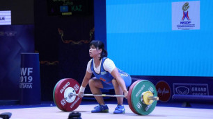 Зульфия Чиншанло осталась без медали на чемпионате мира по тяжелой атлетике