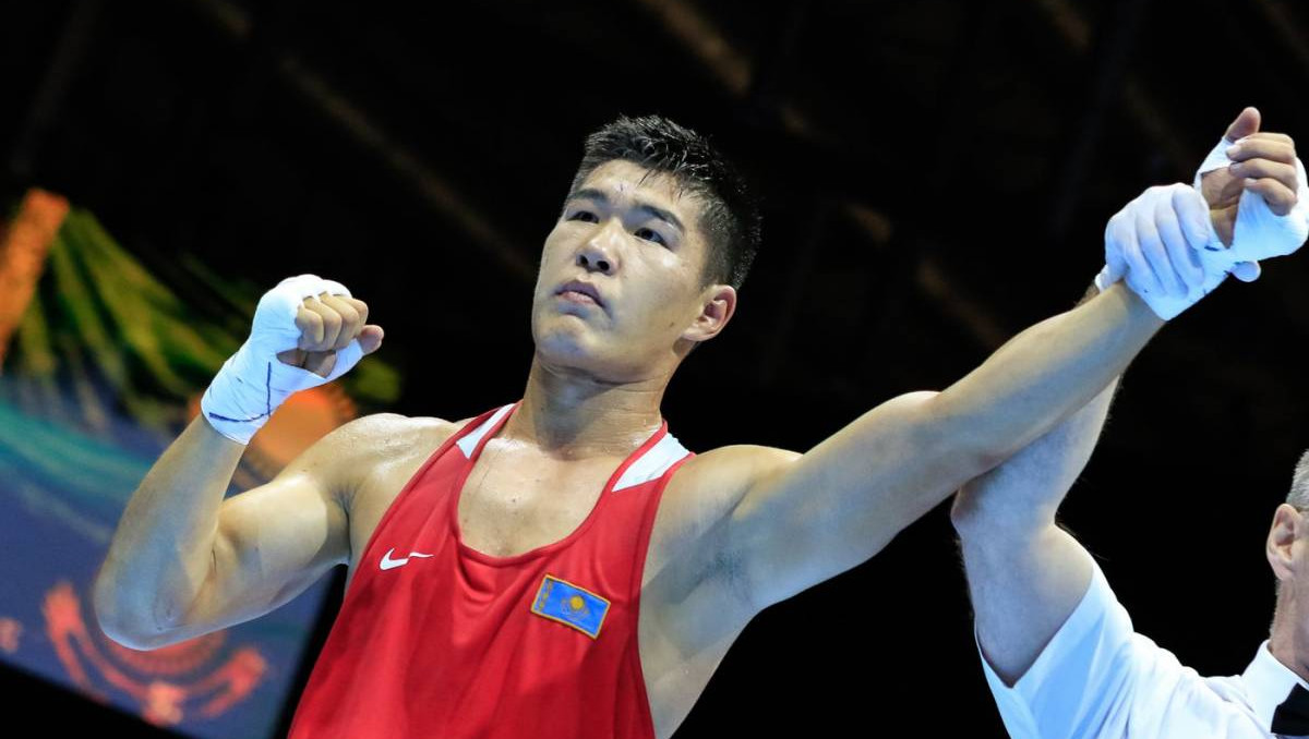 Видео боя, или как казахстанец сенсационно победил олимпийского чемпиона в полуфинале ЧМ