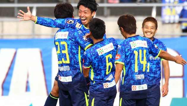 Футболисты японского клуба за полторы минуты забили два гола со своей половины