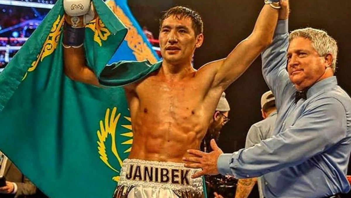 Алимханулы нокаутировал канадца и защитил титулы от WBC и WBO