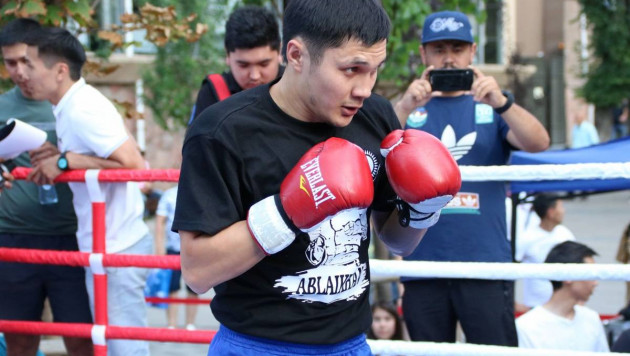"У меня есть предложения из США". Казахстанский боксер с семью нокаутами - о поисках промоутера и тренировках в Штатах