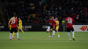 "Астана" проигрывает "Манчестер Юнайтед" после первого тайма матча Лиги Европы