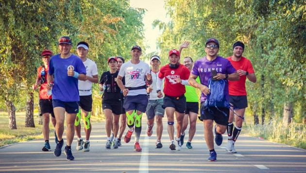 17 марафонов за 17 недель: казахстанцы пробежали по 42 километра в каждом городе страны