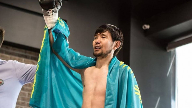 Певец из Казахстана нокаутировал боксера с 28 победами в титульном бою