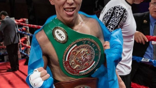 Казахстанец с титулом от WBC досрочно проиграл бой в Алматы и потерпел первое поражение в карьере