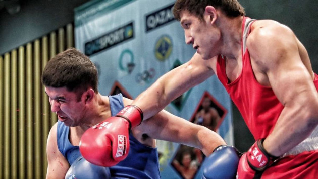 Чемпион Азии среди молодежи из Казахстана нокаутировал узбекского боксера