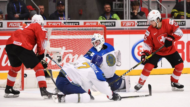 Молодежная сборная Казахстана по хоккею трижды отыгралась, но стартовала с поражения на ЧМ-2020